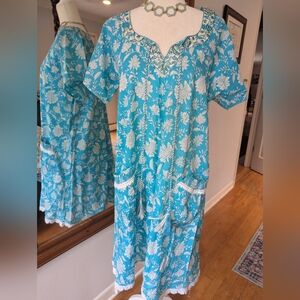 NWOT 💯% Cotton Naudic Eden Aqua Turquoise Floral Midi Dress with Tassel Pockets